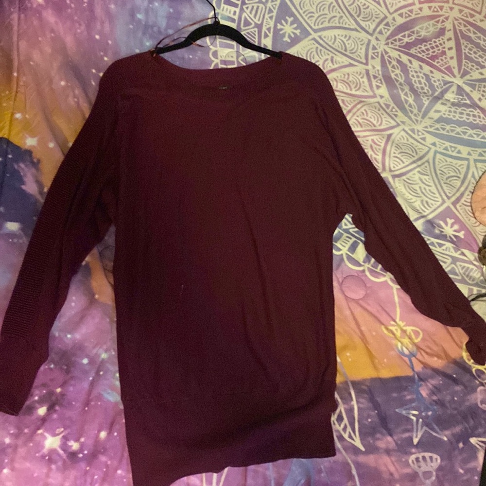 Very soft. Alfani burgandy sweater. Long. Good Condition